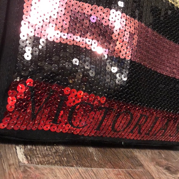 Victoria’s Secret tote and accessory bag. - Picture 4 of 5